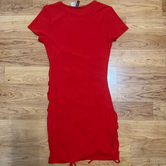 RED DRESS - Picture 2 of 3